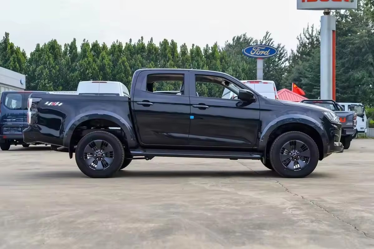 2023 hot sale Jiangxi Isuzu D-MAX Multifunctional off-road pickup truck 1.9T 4WD diesel V-CROSS RZ4E truck for Jiangxi Isuzu
