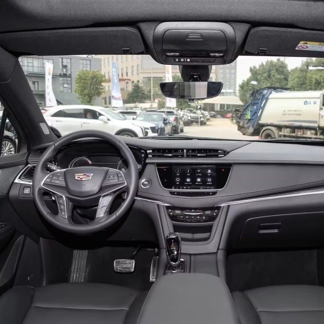 In Stock 2022 New Cars Cheap SUV XT5 28T Distinguished Four Drive Hoy Saling Made In China For Cadillac Used Car