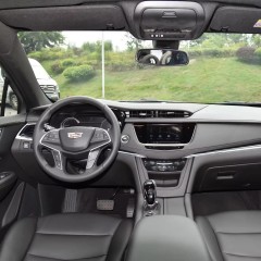 In Stock 2023 New Cars Cheap SUV XT5 28T Fashion Fuel-Efficient Hoy Saling Made In China For Cadillac Used Car