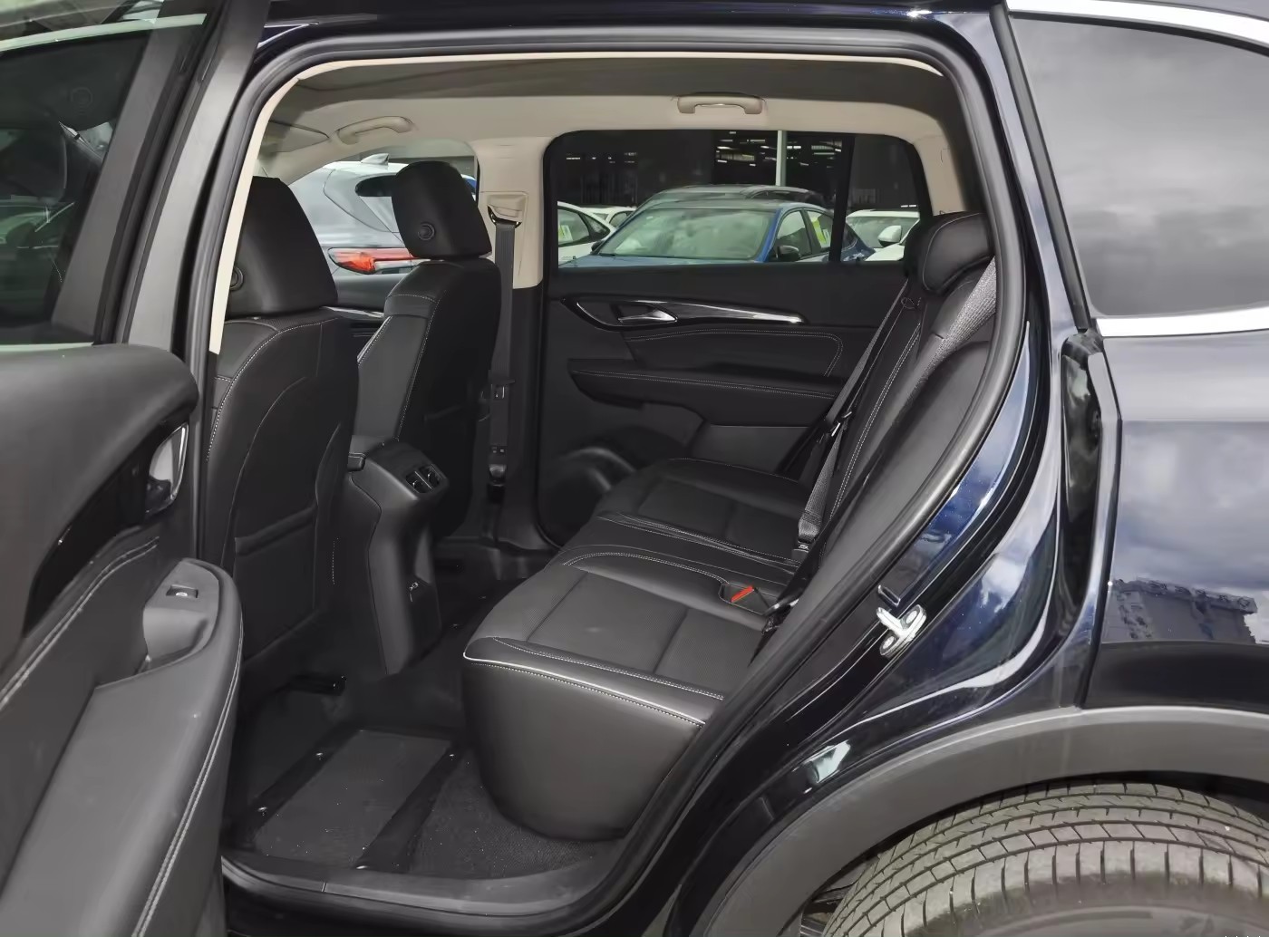 In Stock 2022 Envision PLUS 652T Deluxe Model New Cars Fuel SUV Vehicle For Buick Envision PLUS 652T Interior Black Used Car