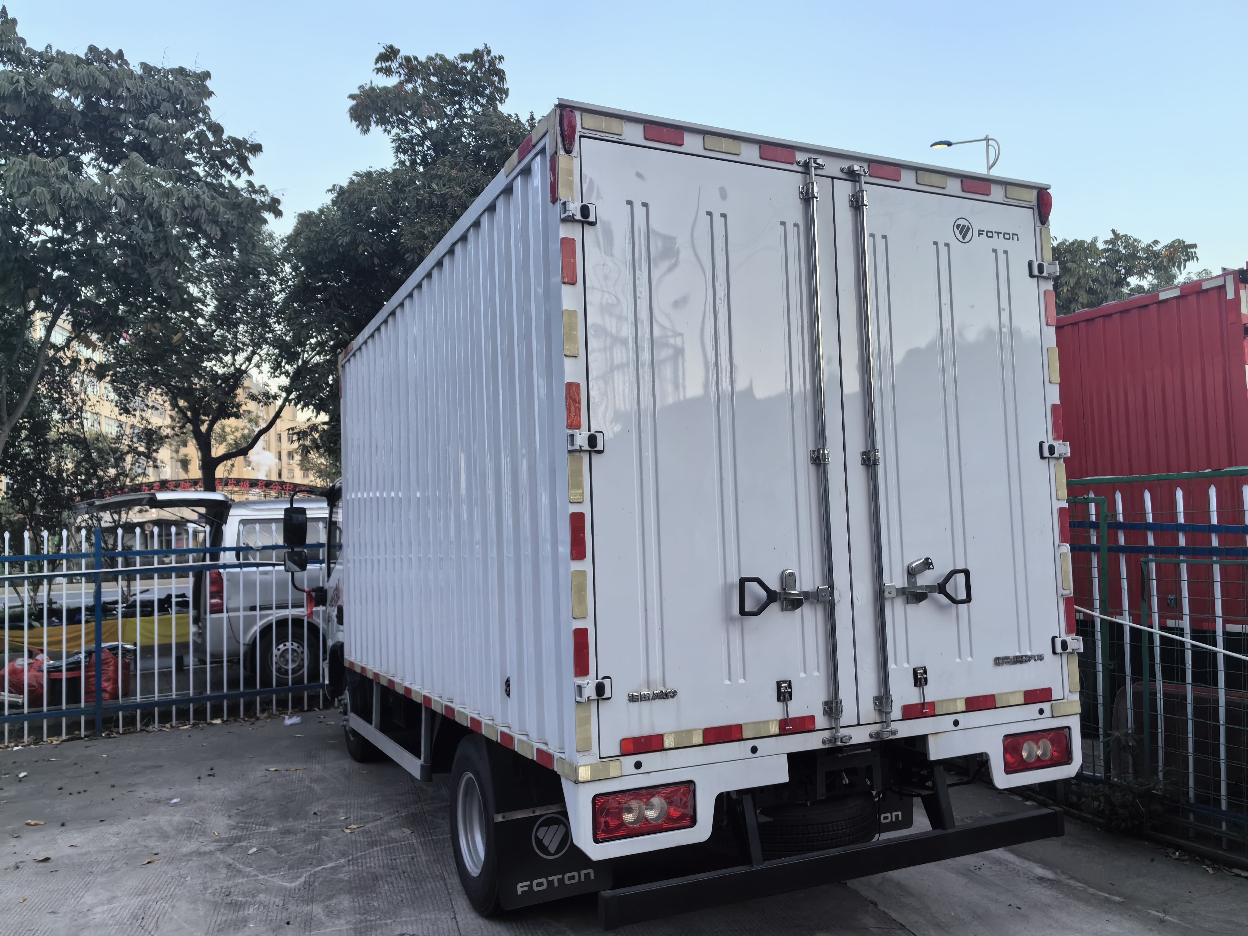 2023 hot selling Foton Ollin box truck Youth Invincible Edition 145 horsepower 4.14 meters single row light truck for Foton