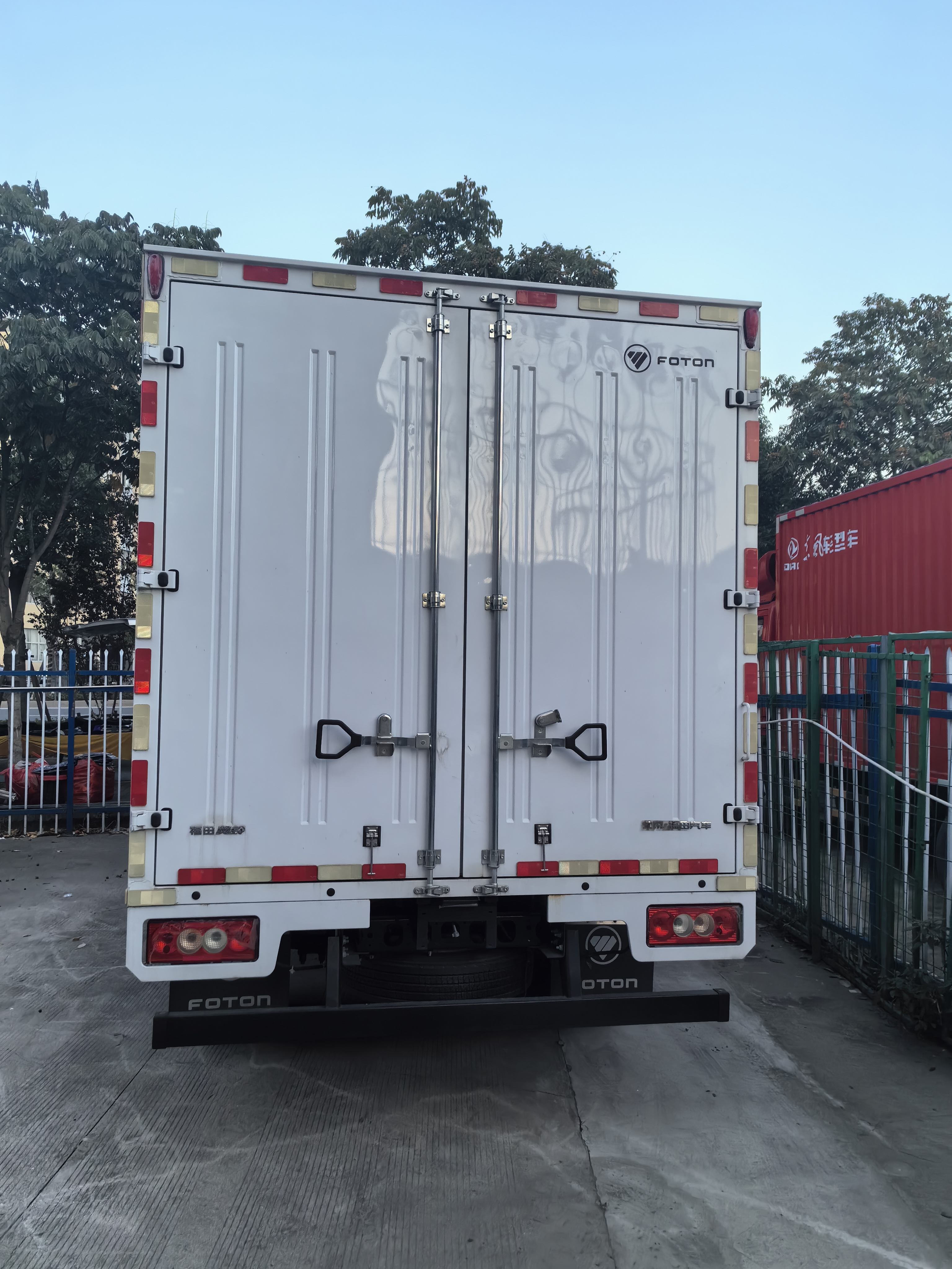 2023 hot selling Foton Ollin box truck Youth Invincible Edition 145 horsepower 4.14 meters single row light truck for Foton