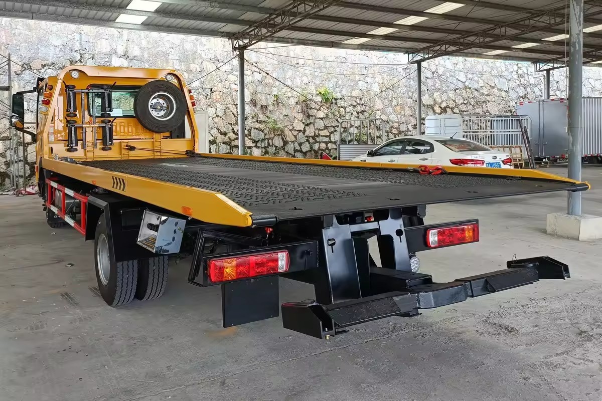 2023 China hot selling brand Dayun Dragon 170 horsepower 4 * 2 obstacle clearing vehicle Wrecker for DAYUN for sales