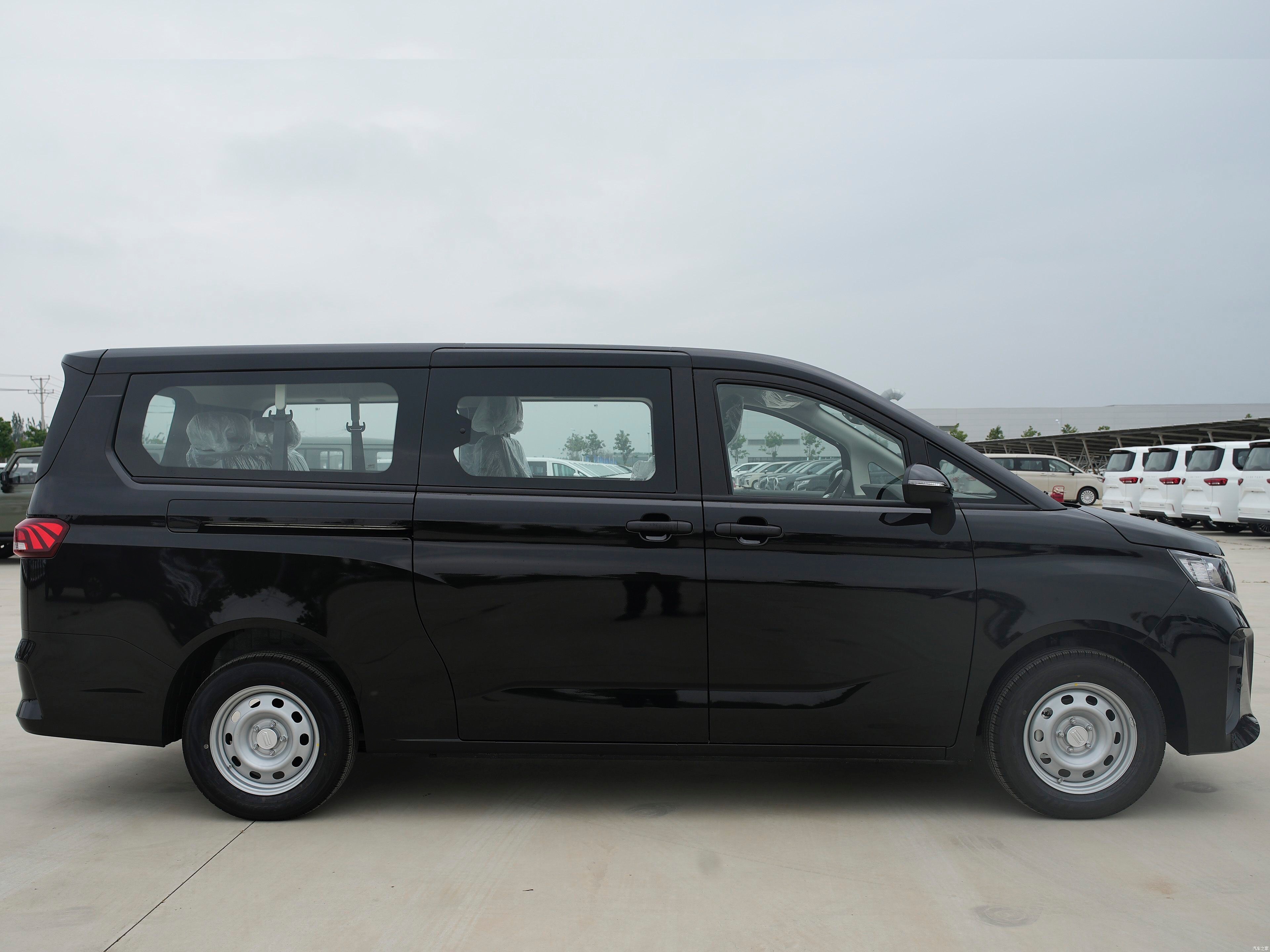 2025 Brand new LINKTOUR M8 China factory long axle comfort version vehicle and medium and large 6-seater MPV