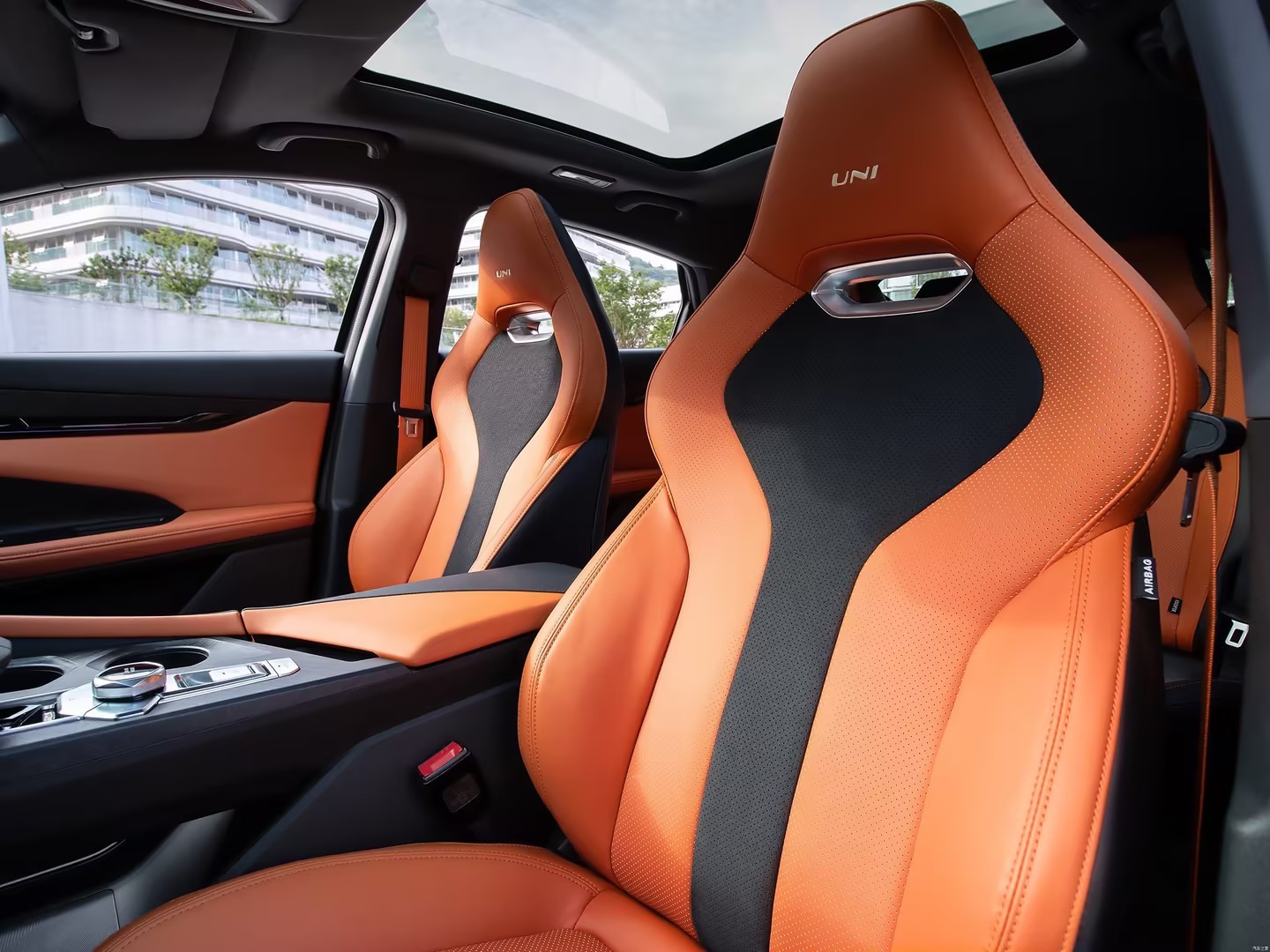 2024 Brand new Changan UNI-V 2.0T China factory Compact High-Energy Edition vehicle and 5-seater