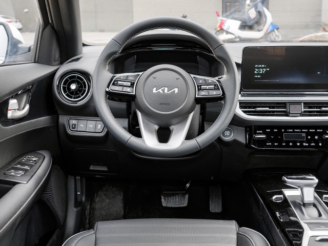 2024 Hot Style Car Quality Assurance Adult Cheap Fuel Vehicle For Yueda Kia K3 1.5L CVT