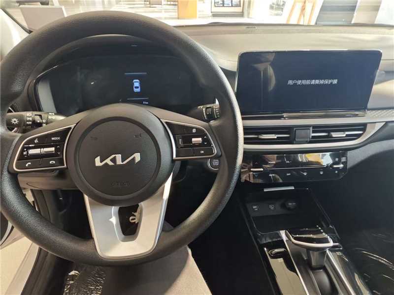 New Hot Selling Sedan Kia K3 1.5L/1.4T Gasoline Left-Hand Drive with Intelligent Driving Assistance Manufacturers in China