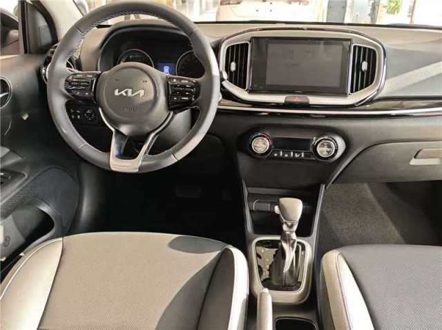 New Hot Selling SUV Kia Yipao/Stonic 1.4L Gasoline Left-Hand Drive Manufacturers in China