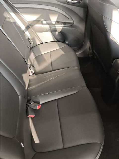 New Hot Selling SUV Kia Yipao/Stonic 1.4L Gasoline Left-Hand Drive Manufacturers in China