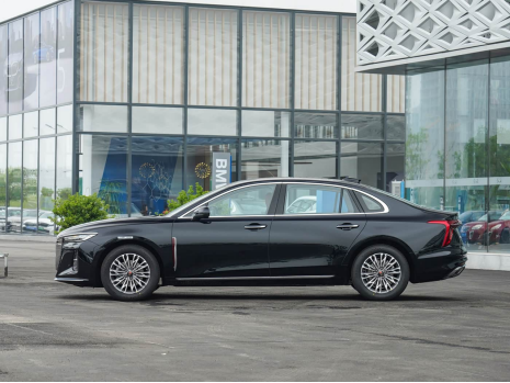 New Hot Selling Mid-size Sedan FAW Hongqi H5 Gasoline 1.5T/2.0T QiLing with 124kW/165kW Power Manufacturers in China