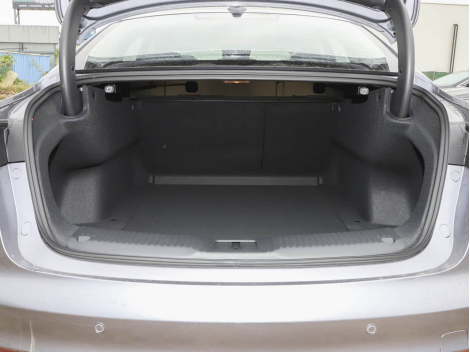 New Hot Selling Mid-size Sedan FAW Hongqi H5 Gasoline 1.5T/2.0T QiLing with 124kW/165kW Power Manufacturers in China