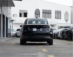 2025 New Hot Selling Mid-size Car FAW Hongqi E-QM5 500KM/610KM Pure Electric with 110kW Motor Manufacturers in China