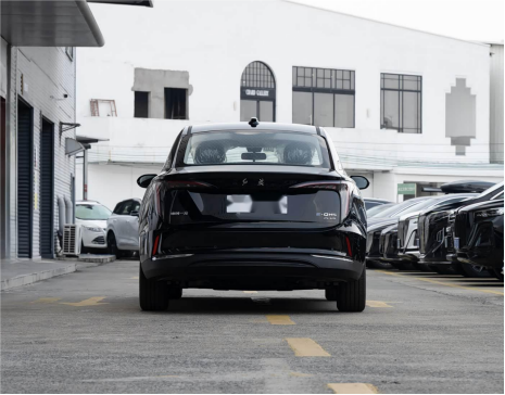 2025 New Hot Selling Mid-size Car FAW Hongqi E-QM5 500KM/610KM Pure Electric with 110kW Motor Manufacturers in China