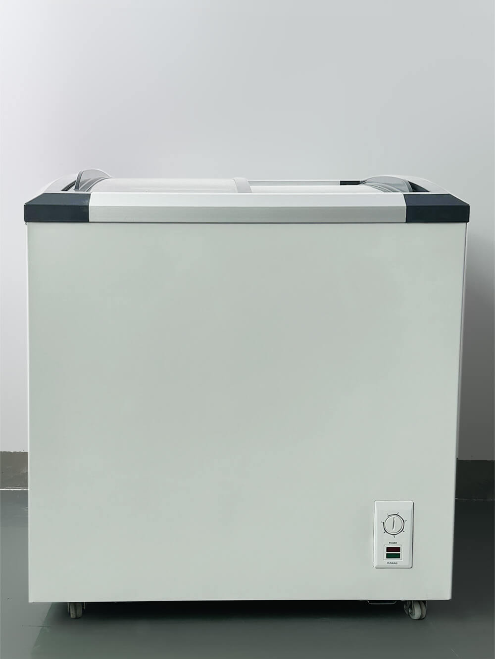 158L Solar Powered Refrigerator/Freezer