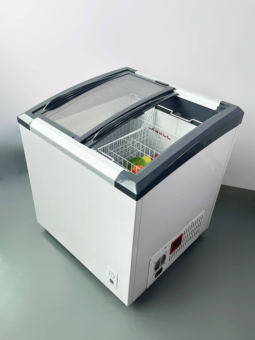 158L Solar Powered Refrigerator/Freezer