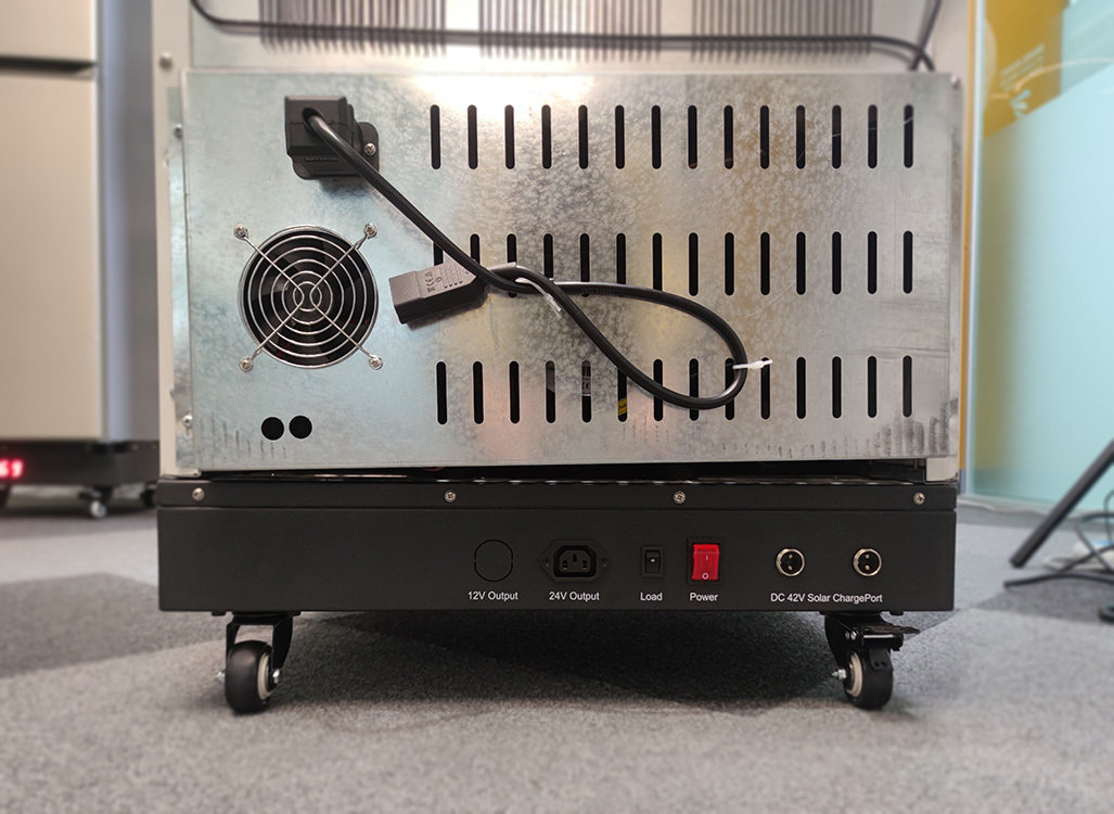 Solar Powered Commercial Beverage Cooler - 268L Vertical Glass Door Refrigerator | Off-Grid & Energy Saving