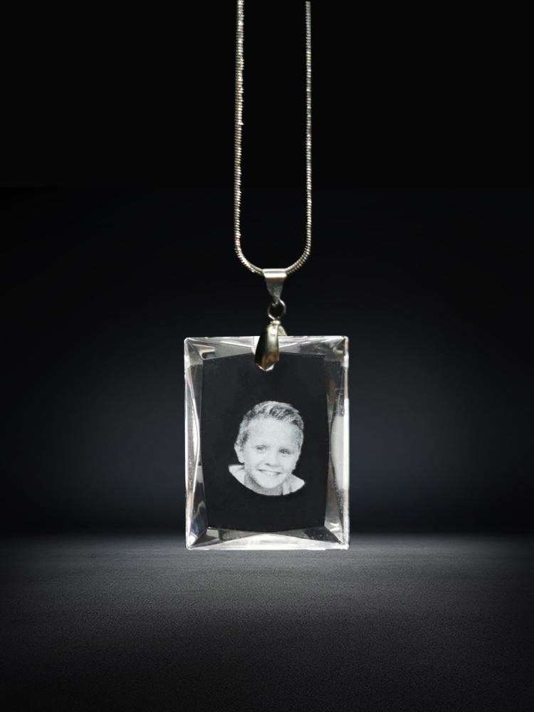 Personalized Square Crystal Gifts Customized Crystal Jewelry Engraved Necklace Ideas for Gift Exchange