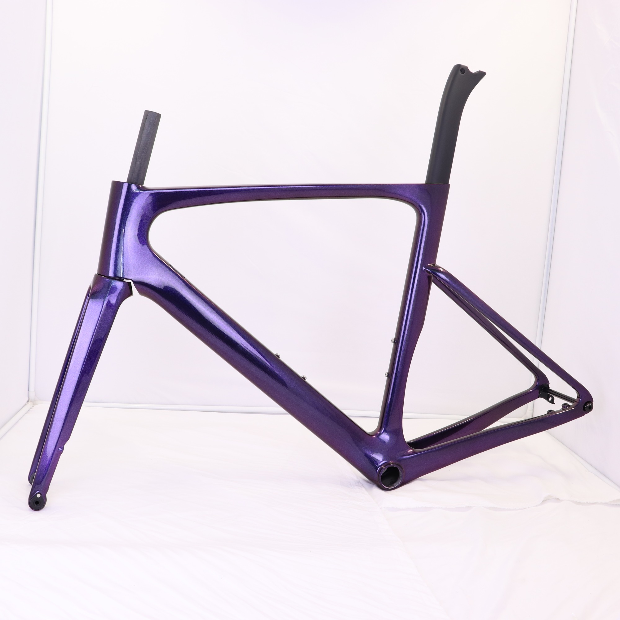 2020 Purple Chameleon Paint Carbon Road Disc Frame VB R 099 Hidden cables