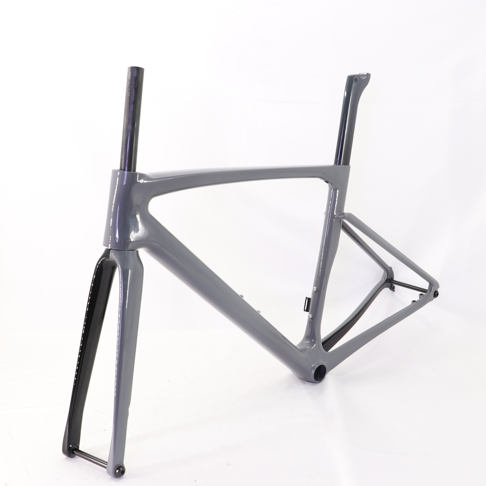 Carbon fiber discount road bike weight