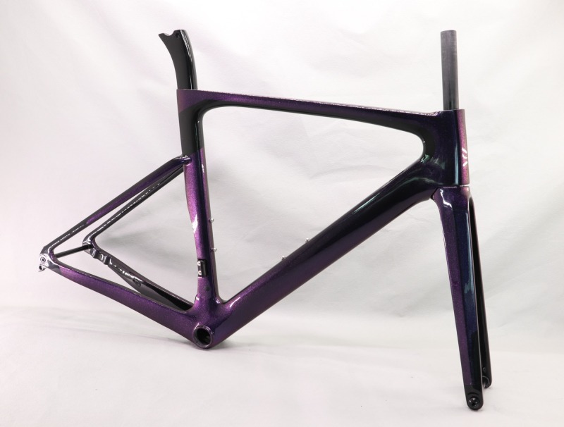 VB-R-099 Custom Paint Aero Road Carbon Bike Frame Black &amp; Chameleon Glossy