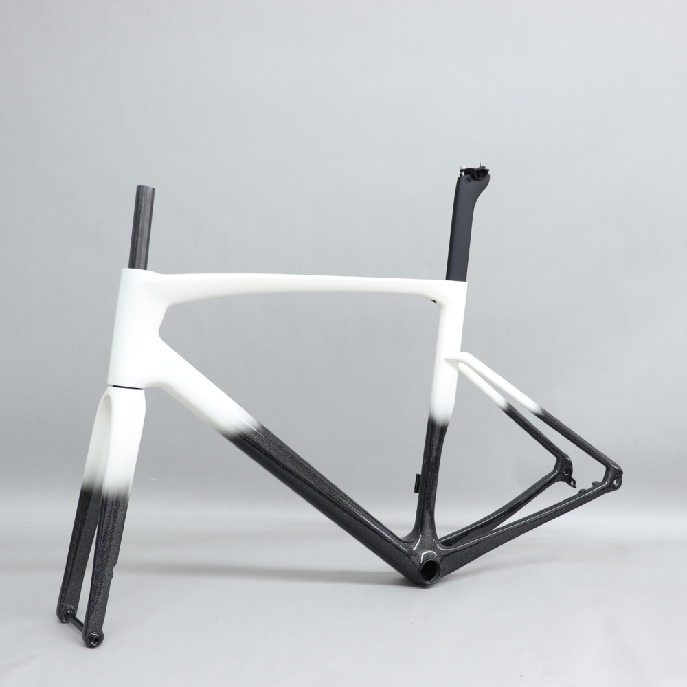 R 168 Pear White & Black Chameleon Glossy Paint