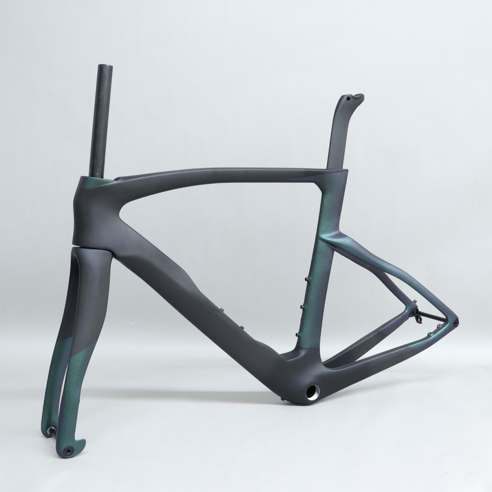R 218 Green Chameleon & Black Matte Paint