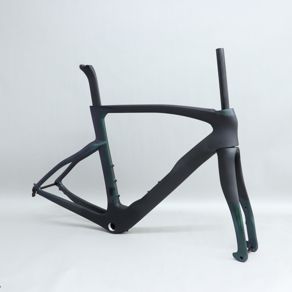 R 218 Green Chameleon & Black Matte Paint