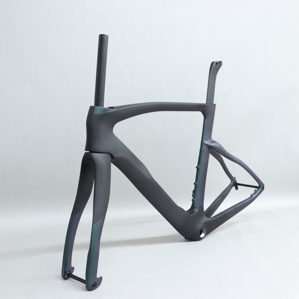 R 218 Green Chameleon & Black Matte Paint
