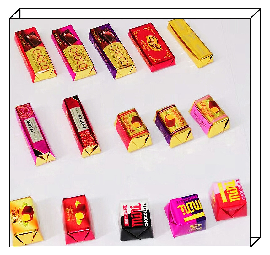 CHOCOLATE FOLD PACKING MACHINE