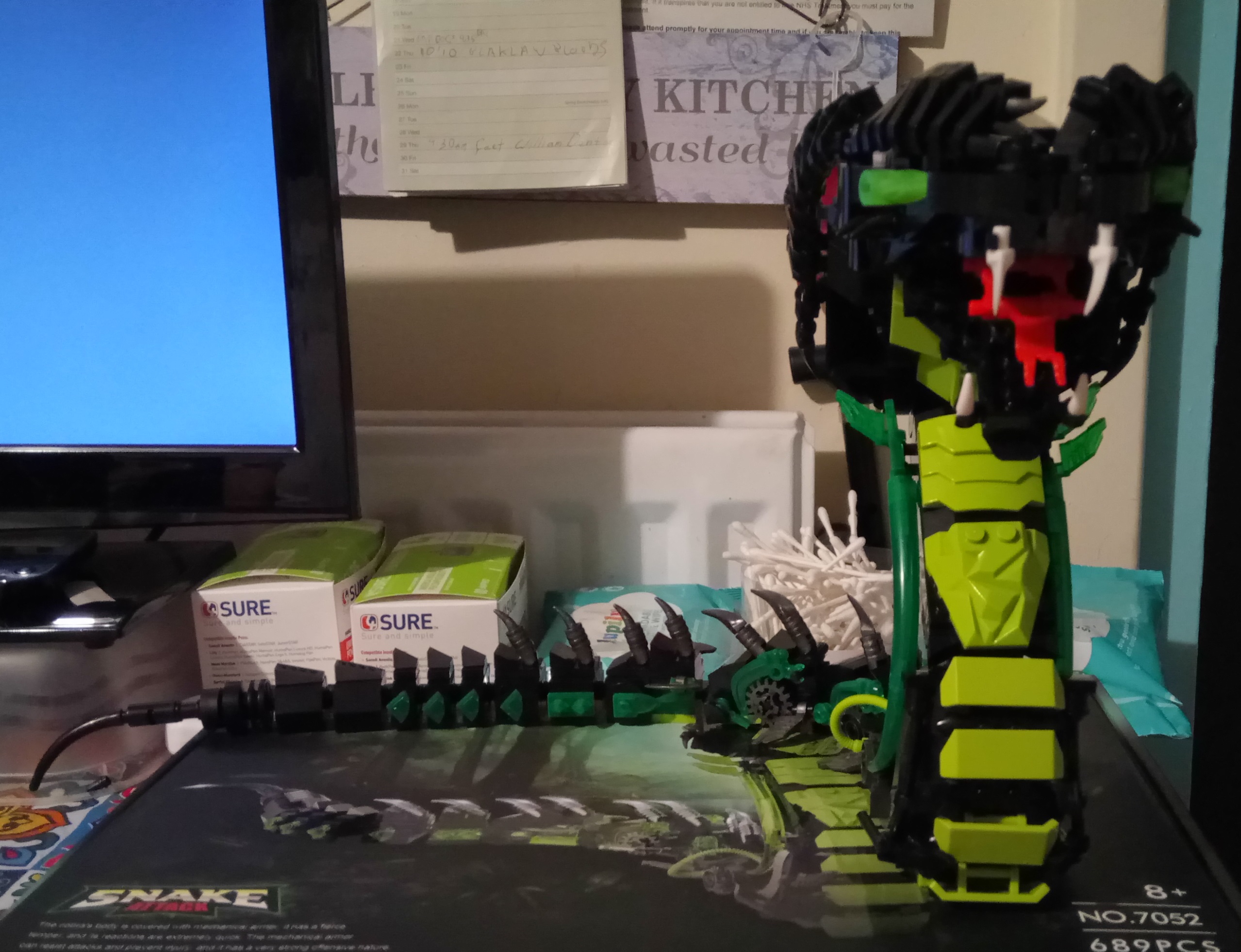 DK 7052 Mechanical Spectacles Snake - ChowBrick Store