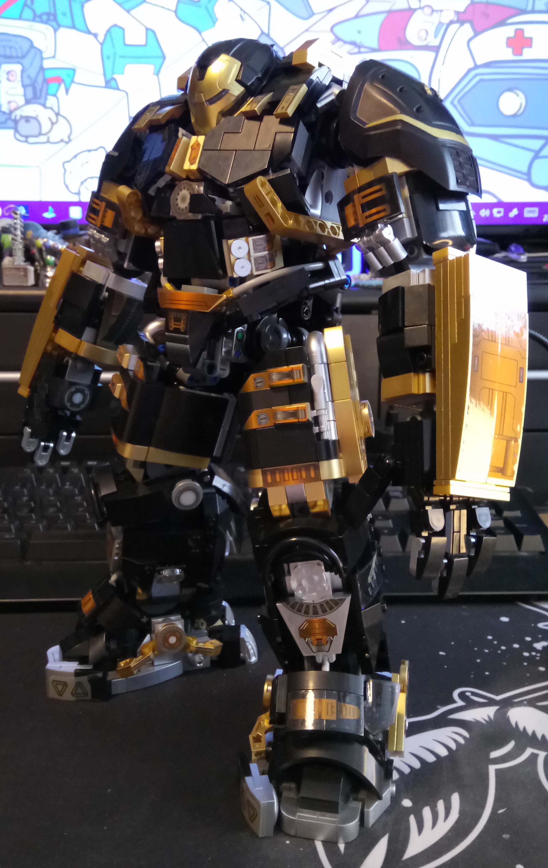 K Box 10537 MK44 Hulkbuster Golden Black Version - ChowBrick