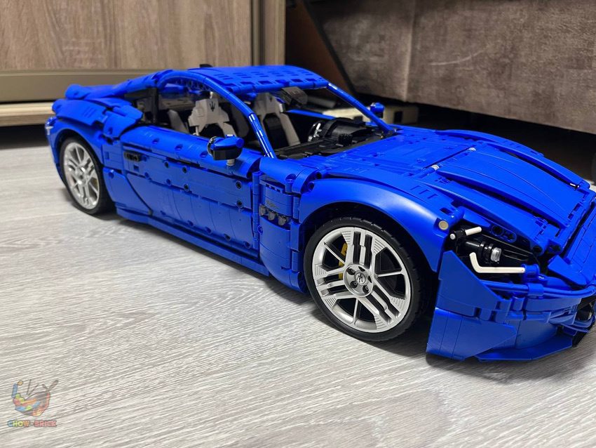 Reobrix 1/8 11010 Maserati GranTurismo 110 Static Version