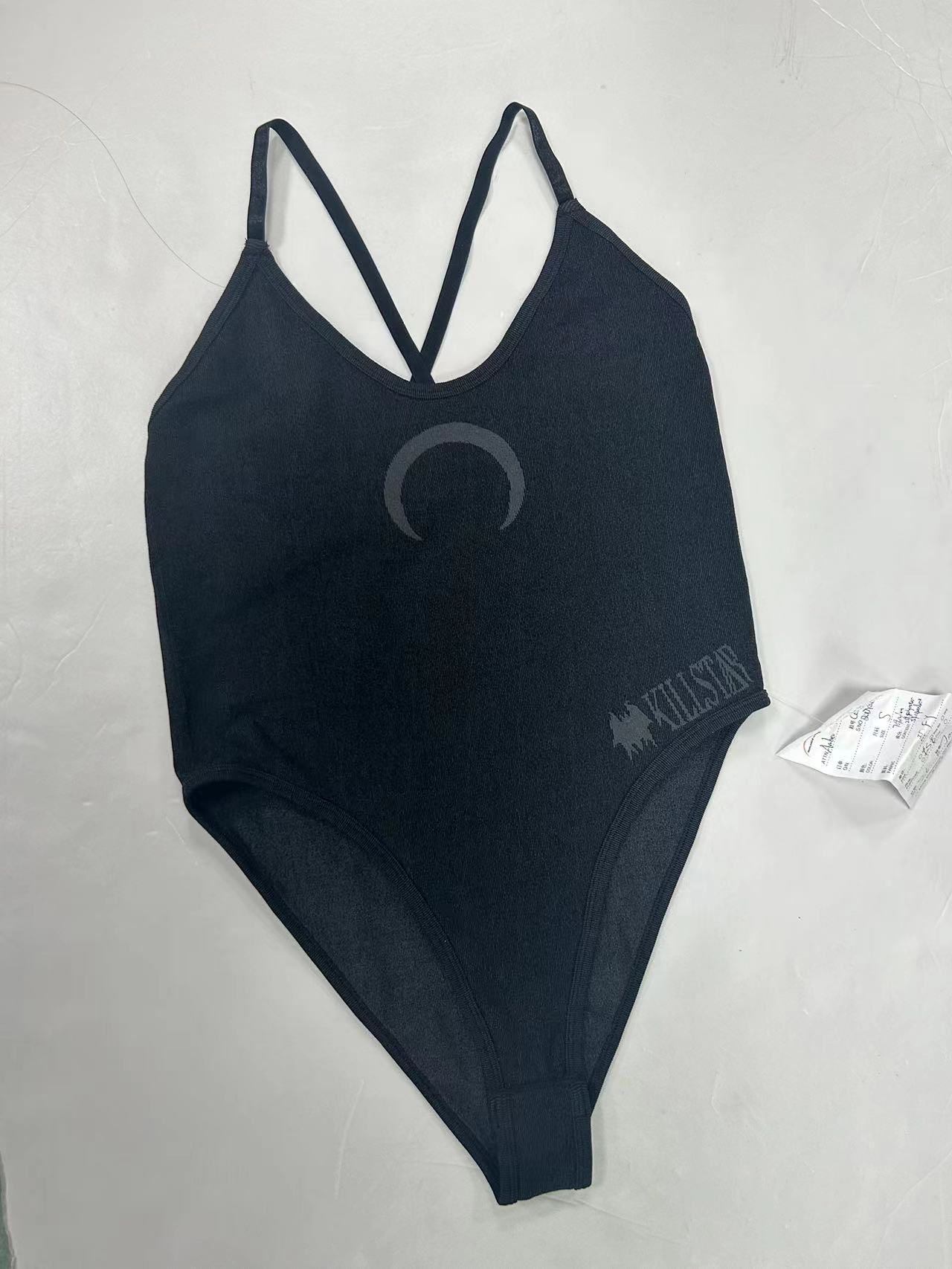 Swimwear & beachwear