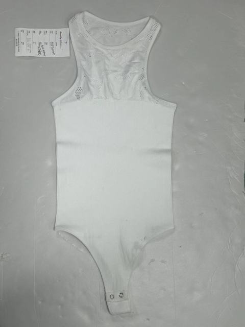 Swimwear & beachwear