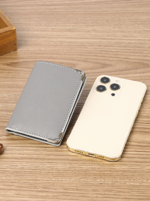MePU minimalist card bagn's