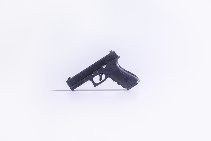 Мощный и реалистичный брелок в виде модели Glock 17 масштаб 1:3