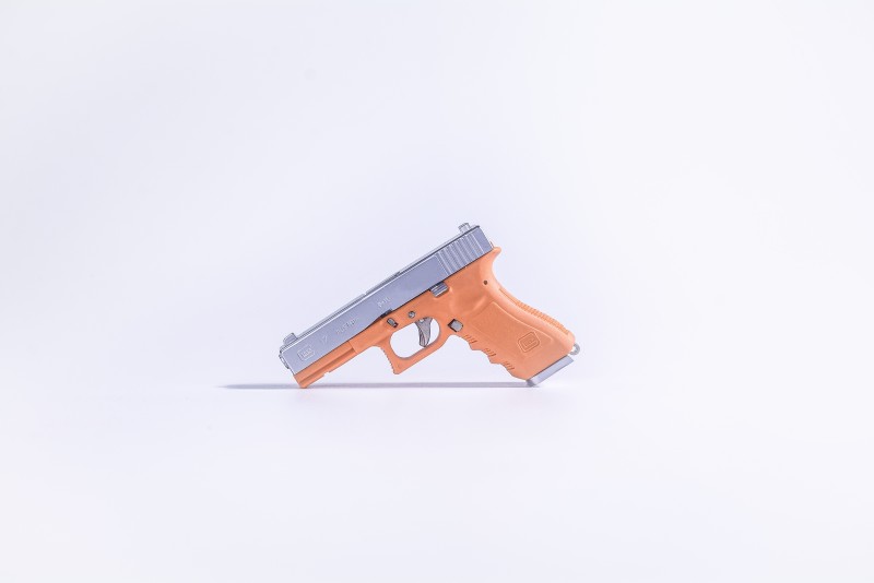 Мощный и реалистичный брелок в виде модели Glock 17 масштаб 1:3