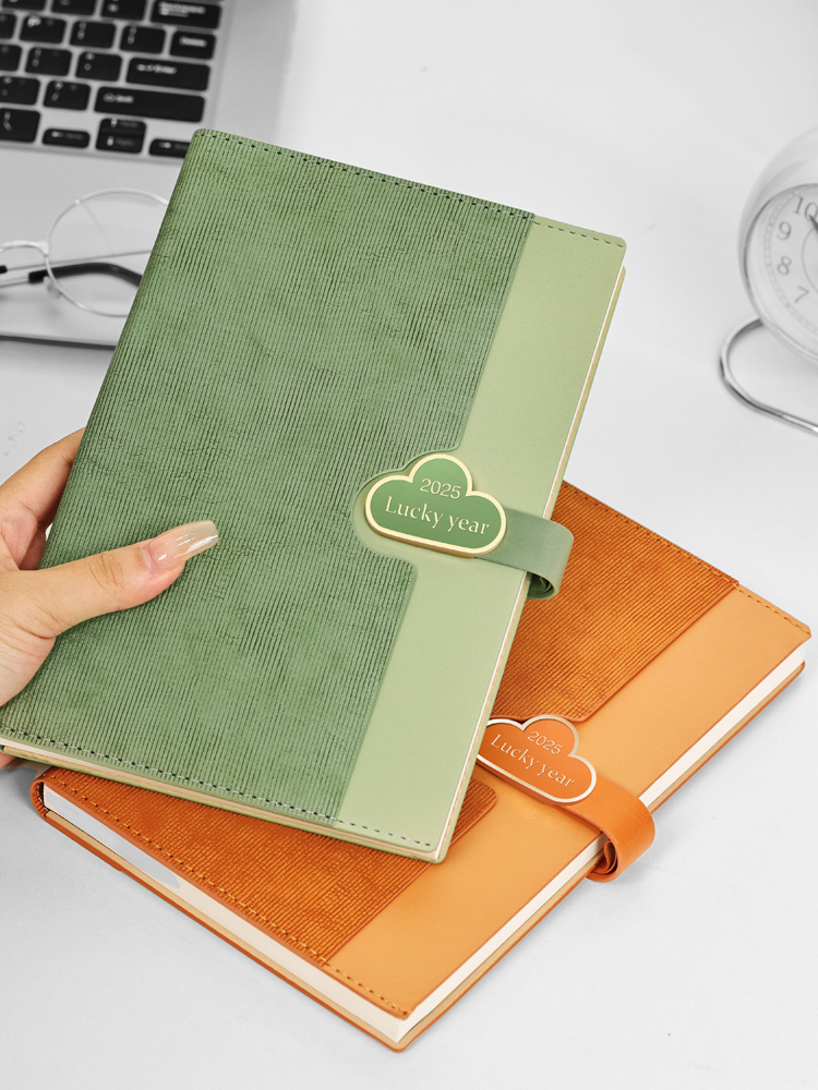 2025 Weekly Personalized Planner Best Business Schedule Diary with Cloud Shape Button