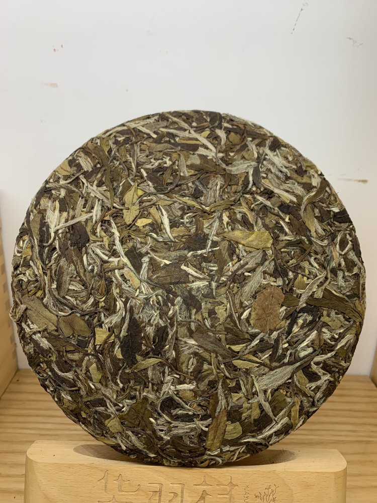 White tea and white peony