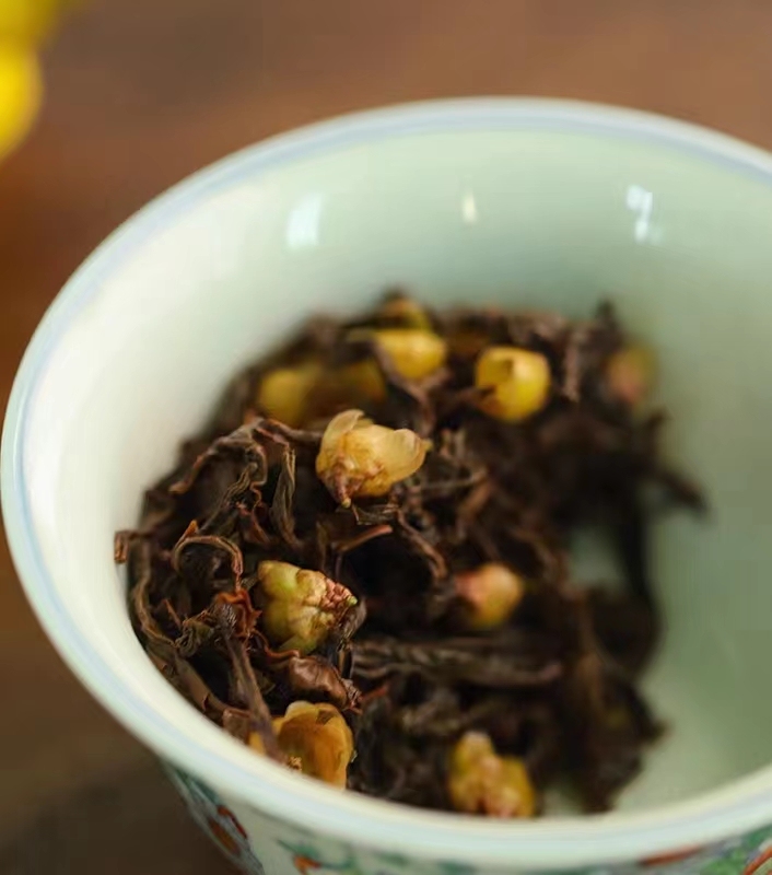 Black tea plum black tea