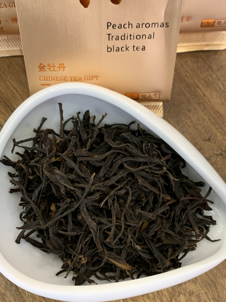 Traditional natural peach aroma, black tea