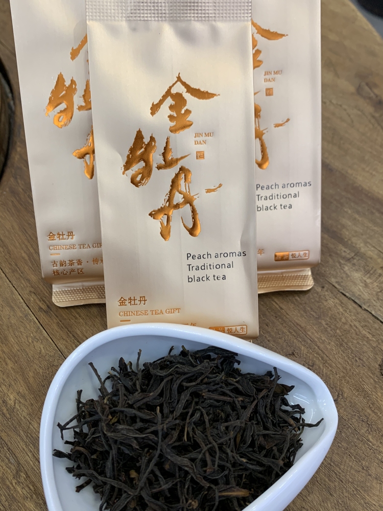 Traditional natural peach aroma, black tea