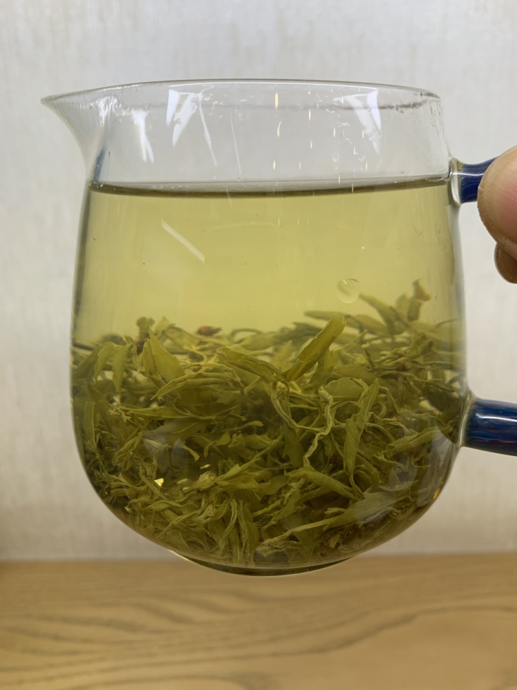 Wild selenium-rich berry tea