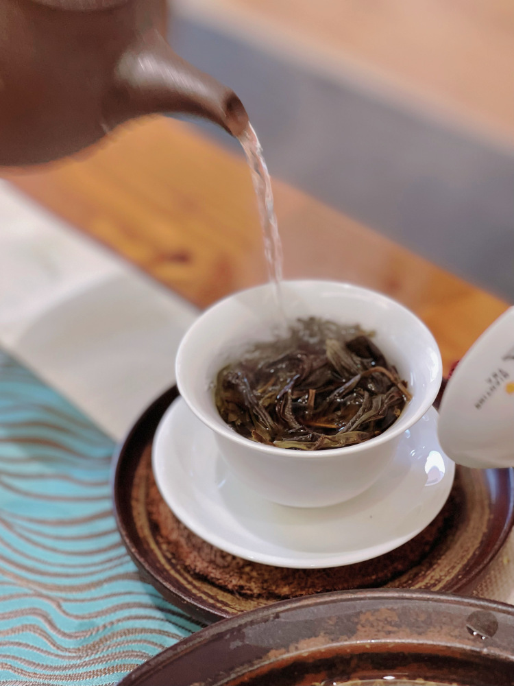 Taiwan Dong dang mei ren look tea