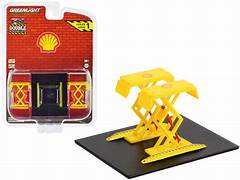 1:64 Auto Body Shop - Automotive Double Scissor Lifts Series 1 - Shell Oil Solid Pack