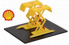 1:64 Auto Body Shop - Automotive Double Scissor Lifts Series 1 - Shell Oil Solid Pack