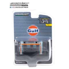 1:64 Auto Body Shop - Four-Post Lifts Series 1 - Gulf Oil Solid Pack