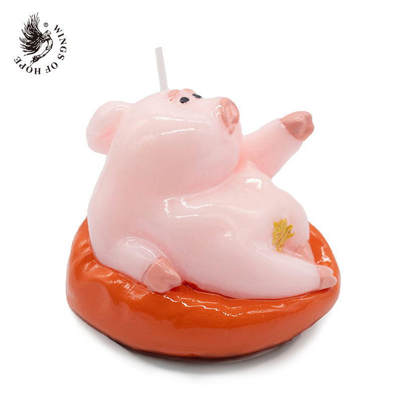 Funny Pink Piggy Candle_front view