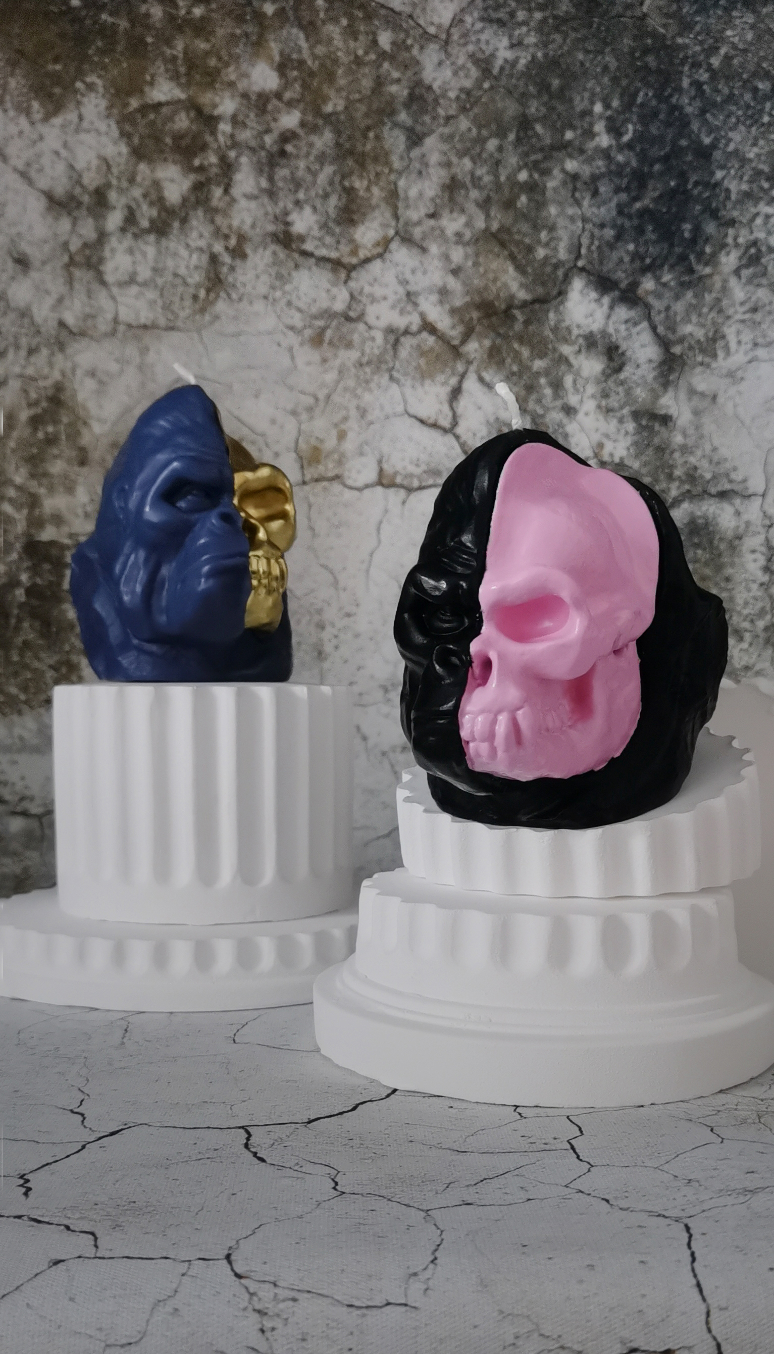 King Kong Skull Candle Sculptures On Marble Pillars_verticle
