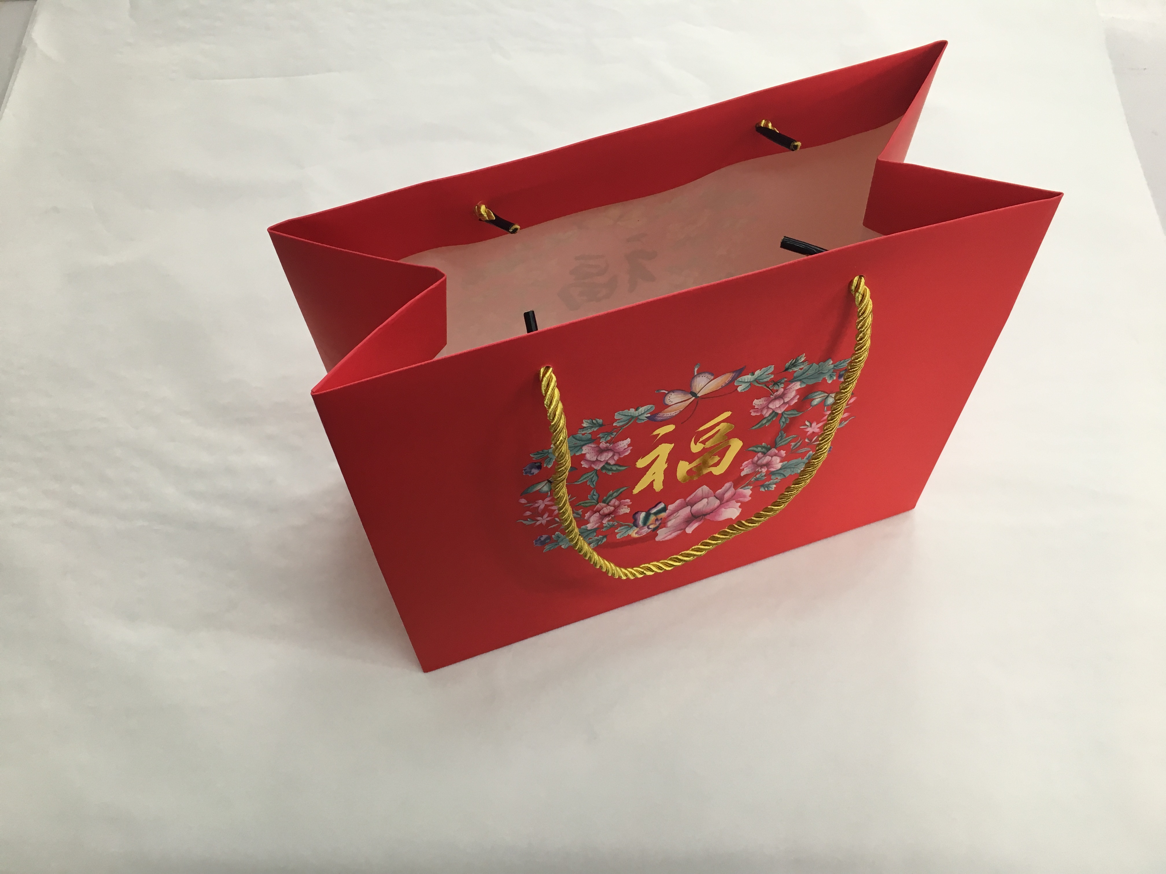 juyou paper Luxury Large bag Soft touch surface paper shopping gift bag customized floral printed coated paper bag